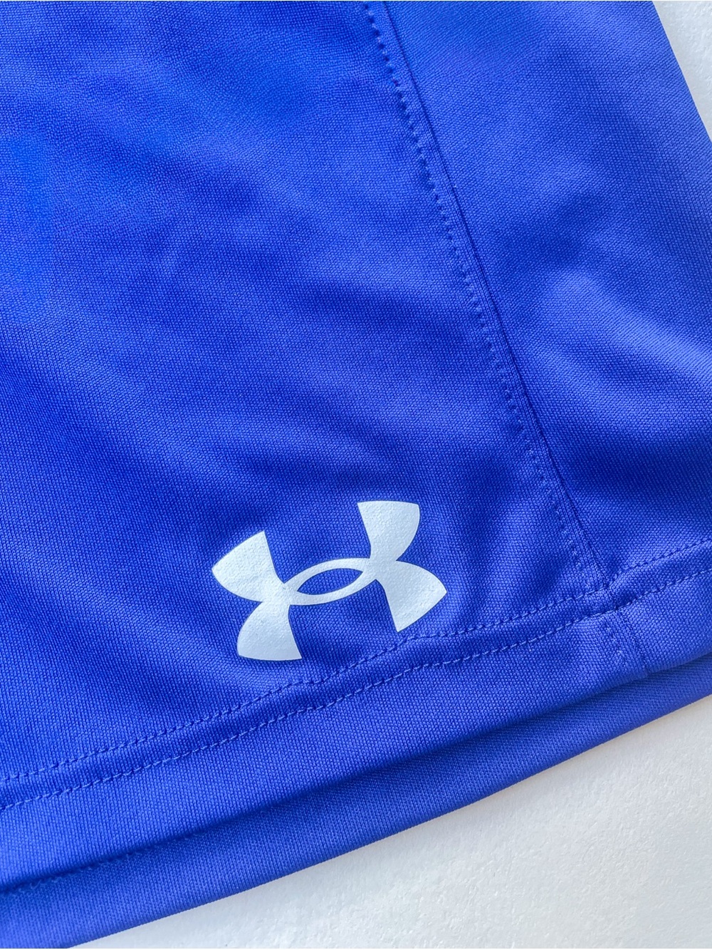 Under Armour women’s Royal Blue HeatGear Shorts Large - Picture 2 of 6